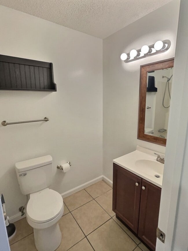 Building Photo - Beautifully Remodeled 3BD/2BA Home in Ocean Springs, MS