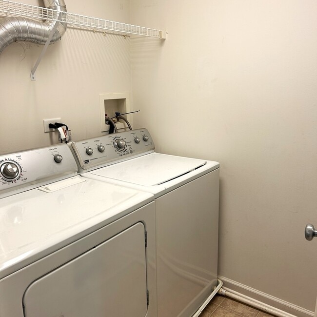 Building Photo - 9859 Williams Dr