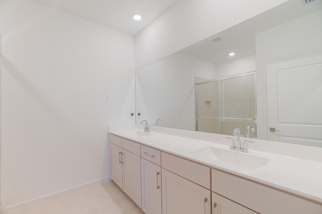 Building Photo - 8618 Via Mar Via