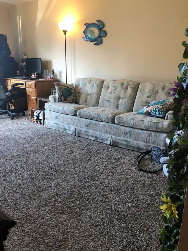 Building Photo - 1500 W Pershing St