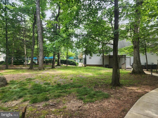 Building Photo - 13070 Autumn Woods Way