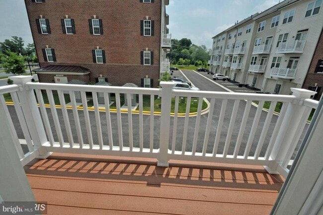 Building Photo - 9549 Hyde Pl