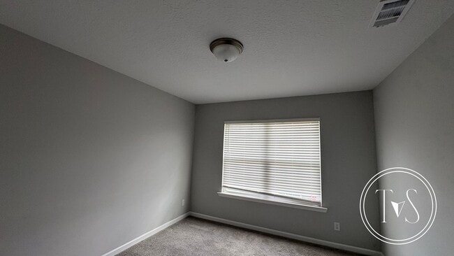 Building Photo - SUMMER MOVE-IN SPECIAL AND RATE DROP ALERT...