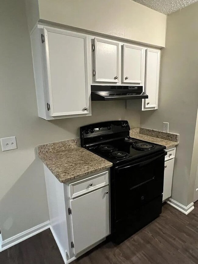 Building Photo - Newly renovated Quadplex with close proximity to Harbison Blvd - 3643 Apt A