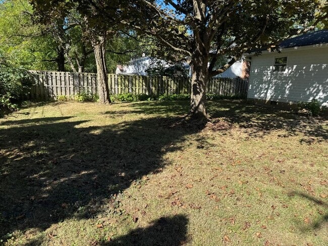 Building Photo - 3 Bedroom Ranch - Upper Arlington, OH