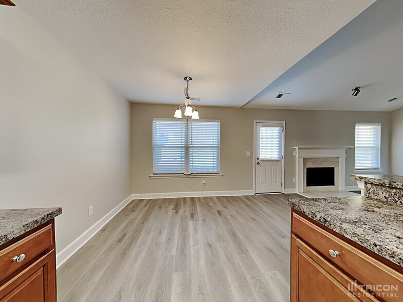 Building Photo - 275 Galway Ln
