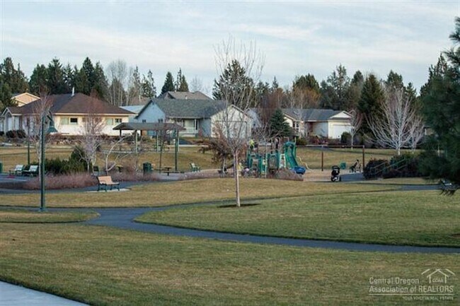 Building Photo - 2948 NE Conners Ave