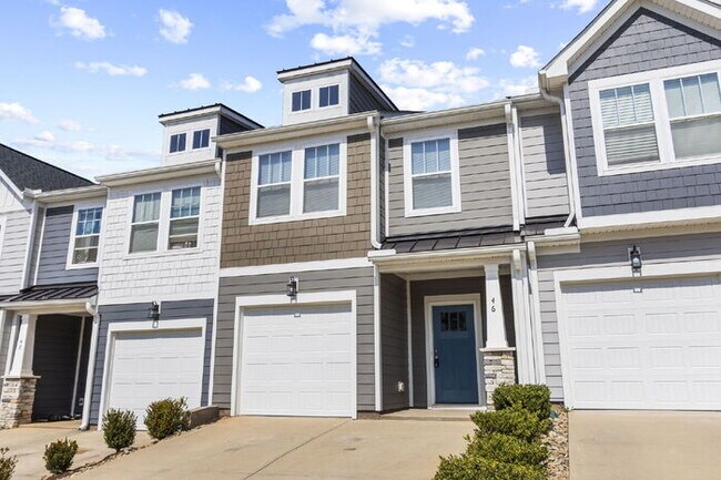 Building Photo - Craftsman 3BD Townhome Near Downtown Greenville | Garage + Granite Kitchen