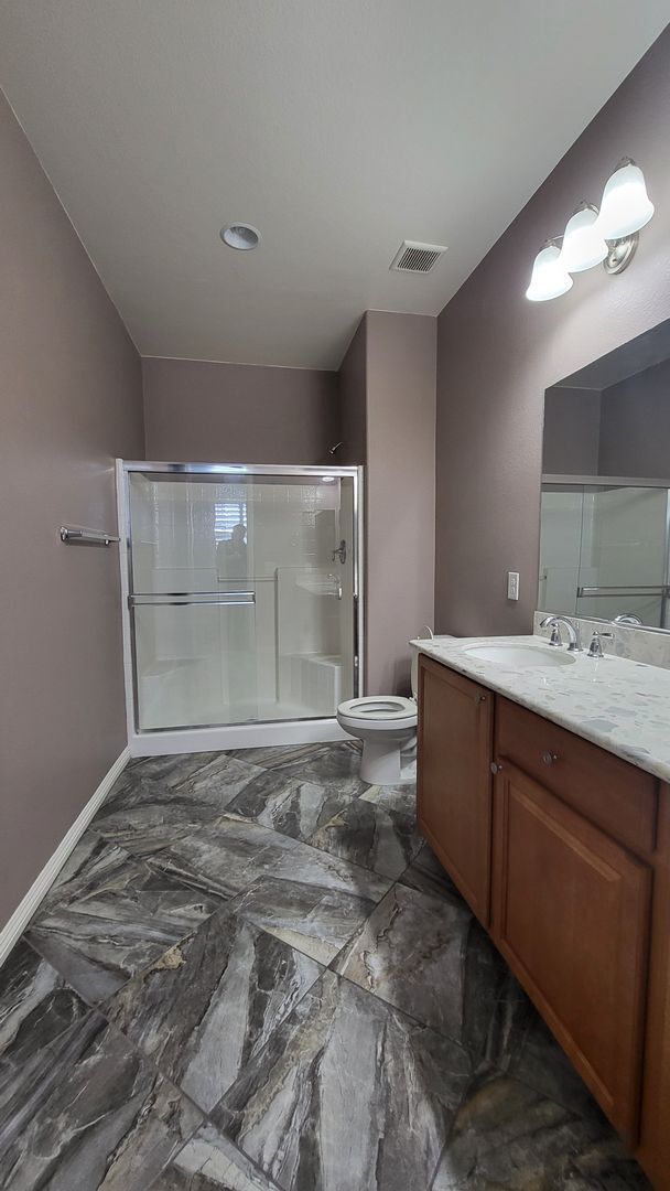 Building Photo - 5 bedroom, 4 bathroom home with a Casita