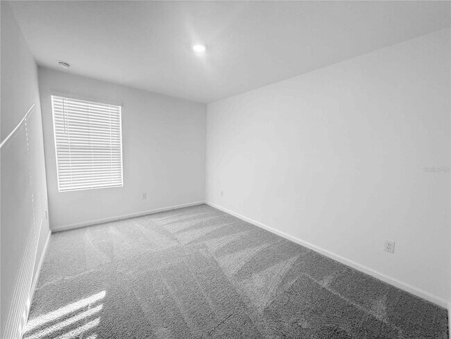 Building Photo - 6158 Daerr Rdg St