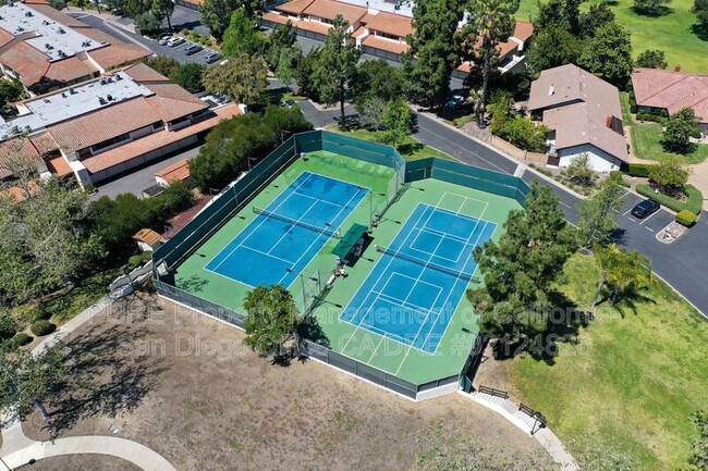 Building Photo - 12576 Oaks N Dr