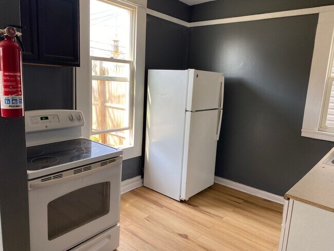 Building Photo - 2531 Deming Ave