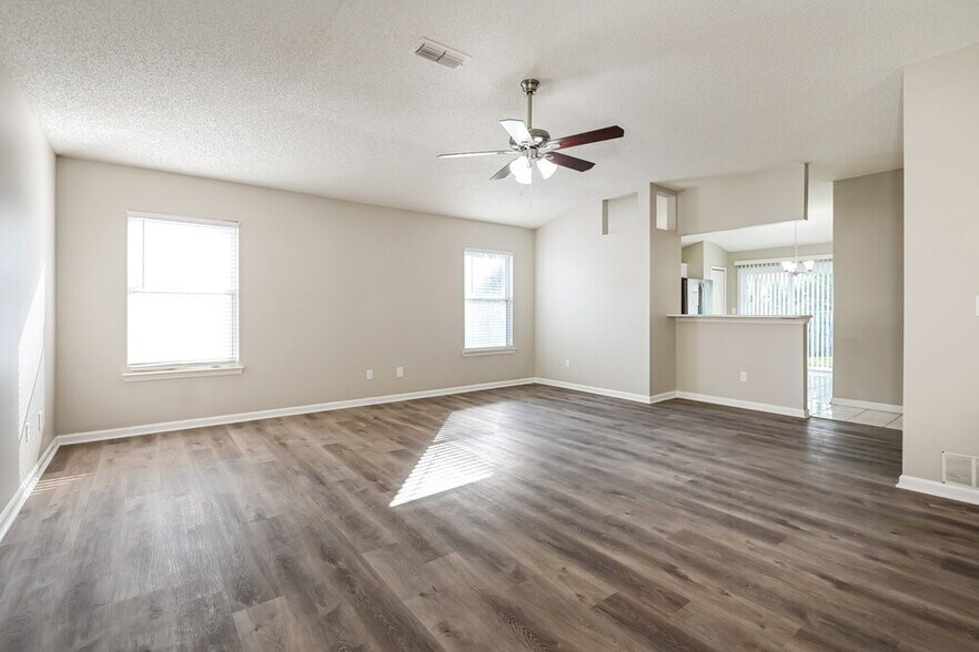 Building Photo - 12358 Carriann Cove Trail S