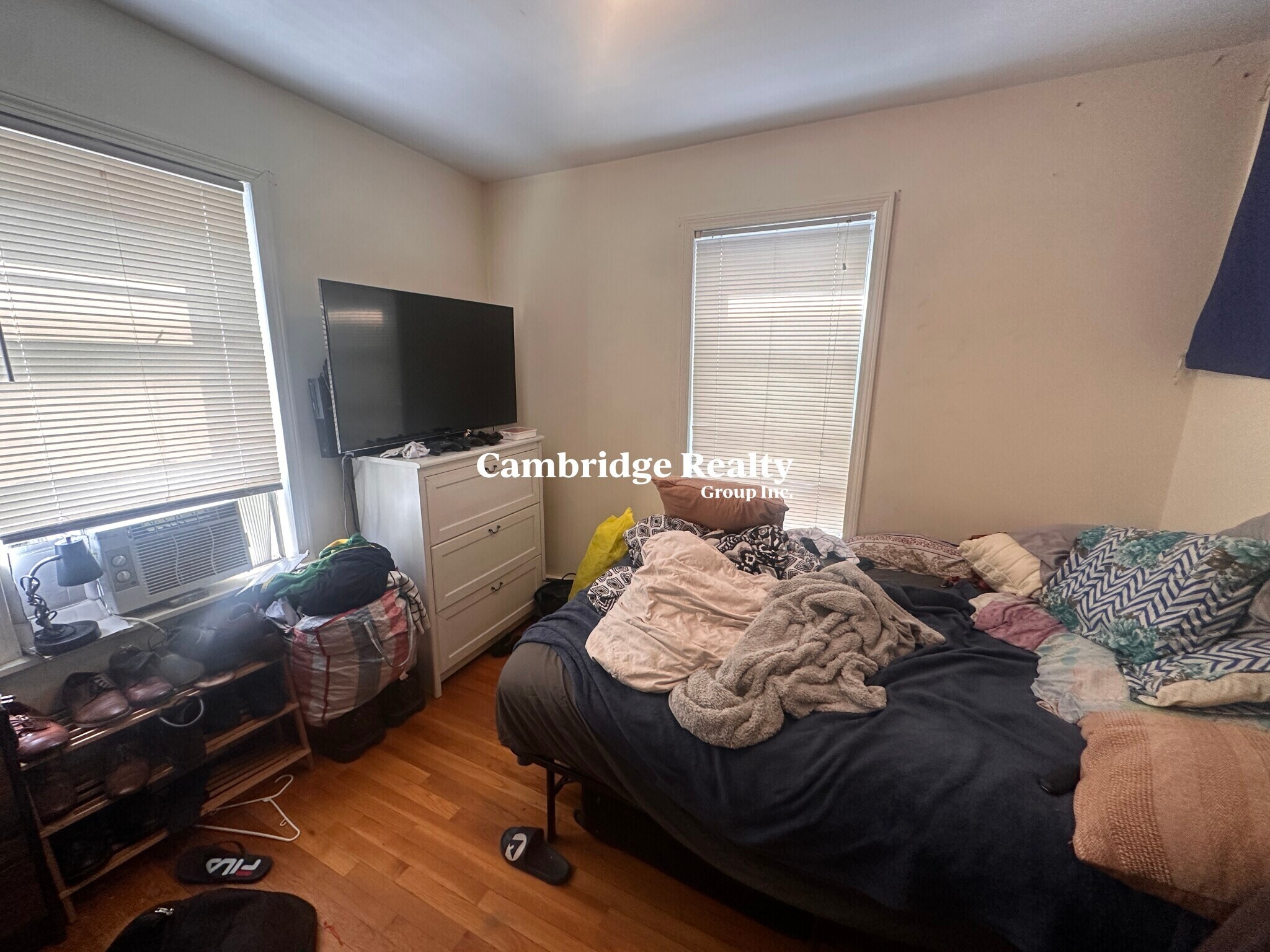 Building Photo - 313 Elm St