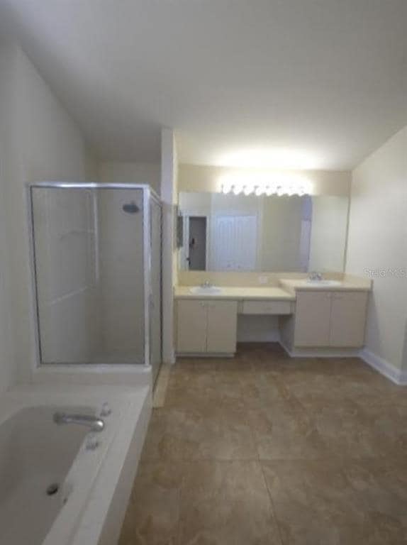 Building Photo - 18005 Palm Breeze Dr