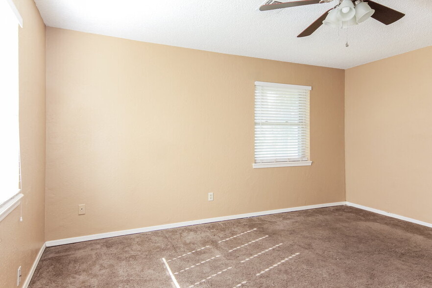 Building Photo - 317 Chickasaw Ln