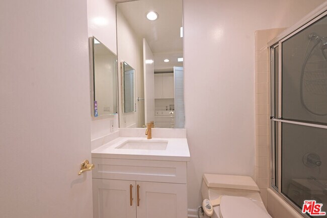 Building Photo - 234 S Gale Dr