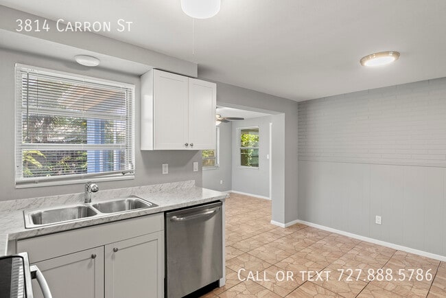 Building Photo - 3814 Carron St