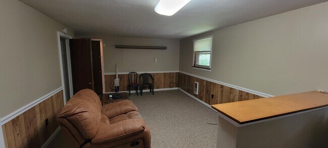 Building Photo - 48 Dillingham Rd