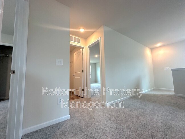 Building Photo - 5336 Small St