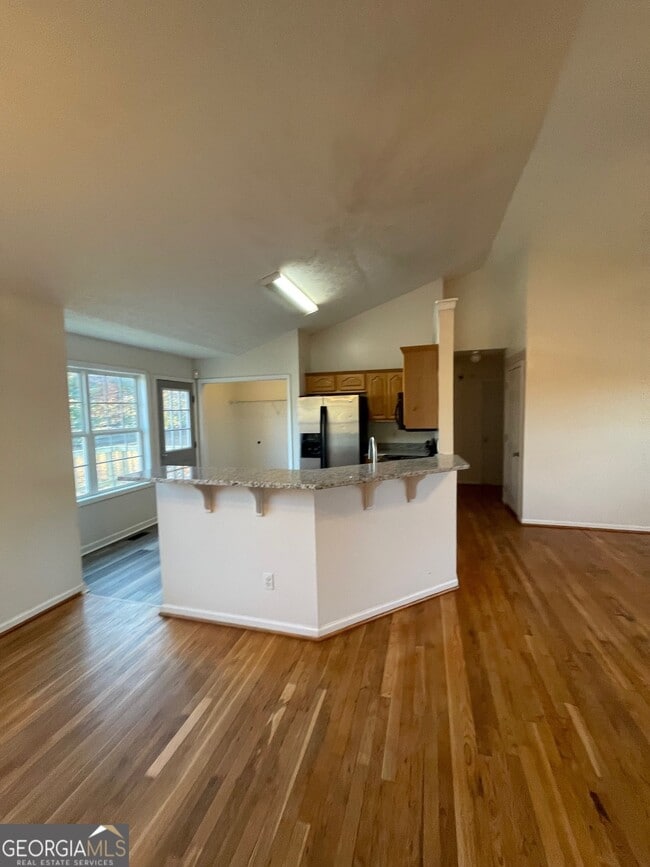 Building Photo - 721 Meadow Spring Dr