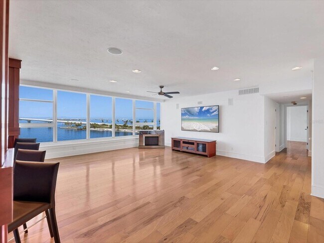 Building Photo - 226 Golden Gate Point