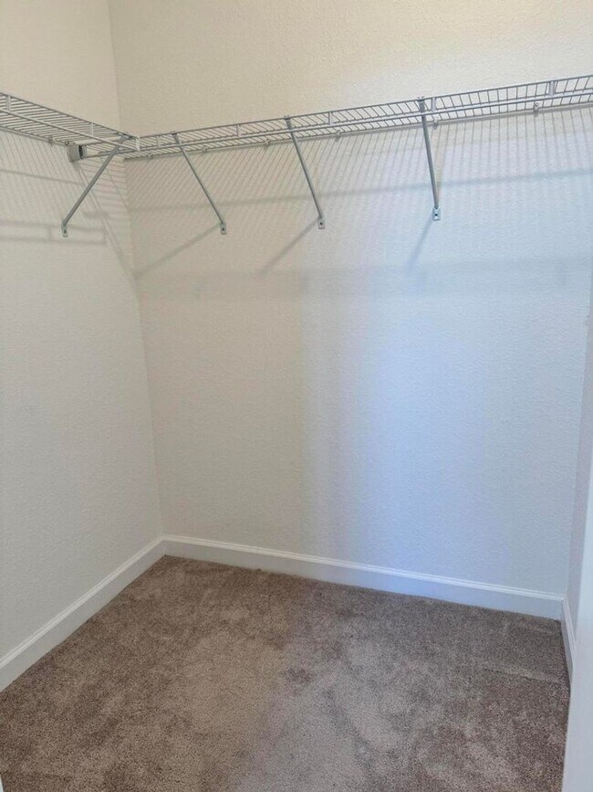 Building Photo - 5442 SW 14th Ct