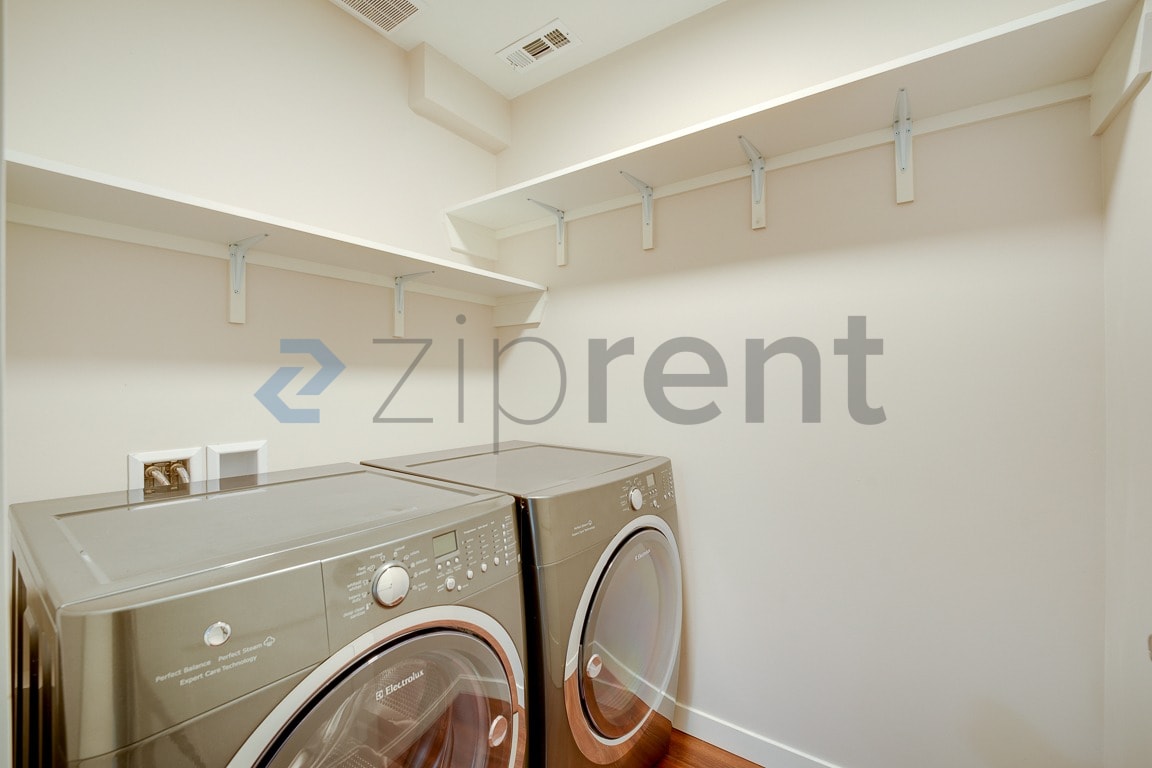 Building Photo - 13449 14th Ave S