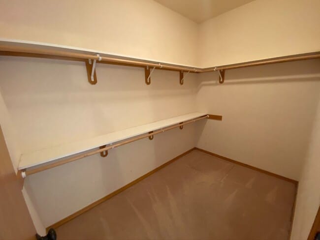 Building Photo - BONUS RENT SPECIAL! Large 3 Bed Home with ...