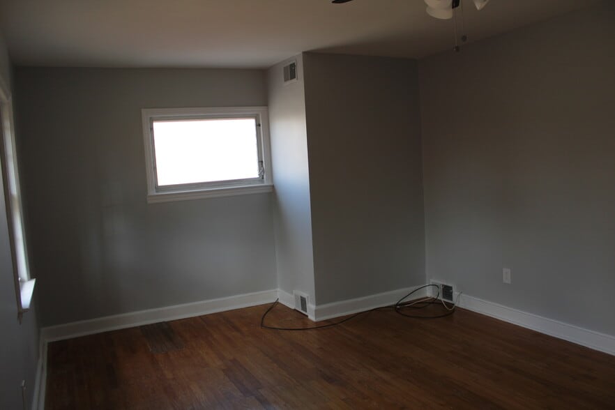 Master - 1917 Winton Ave