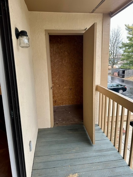 Building Photo - 2163 Hedgerow Road