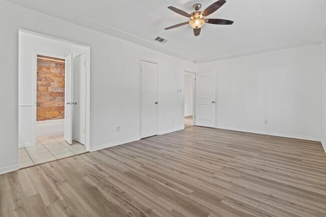 Building Photo - 1605 Windrift Way