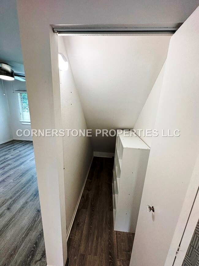 Building Photo - 98-1393-1393 Hinu Pl