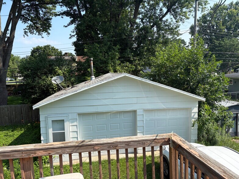 Building Photo - 241 Prairie View St