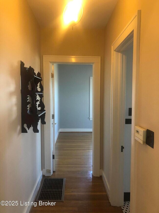 Building Photo - 2167 Eminence