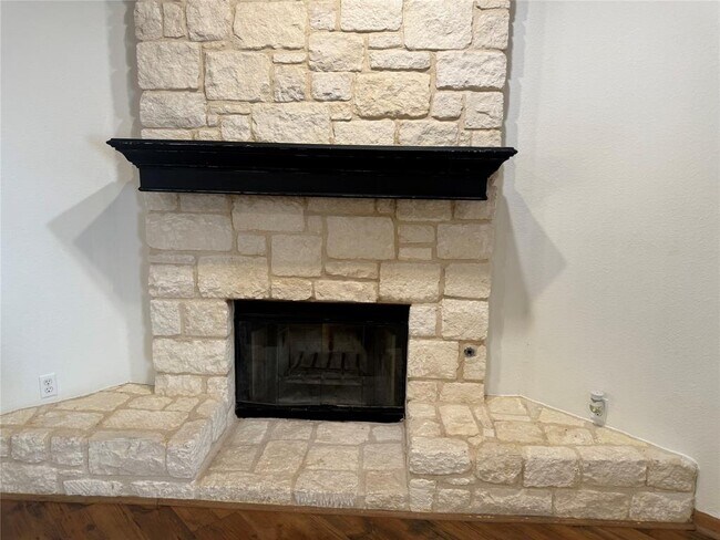 Building Photo - 808 Sunflower Dr