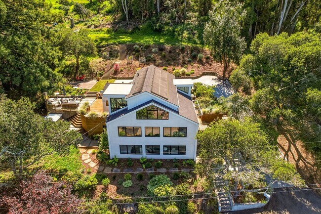 Building Photo - Beautifully Remodeled 4BR + Office Mill Valley Home — Furnished, Private 3/4-Acre Setting, Walk t...