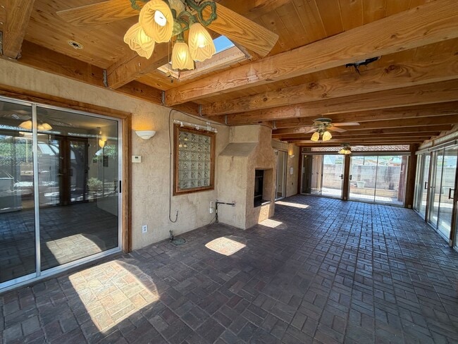 Building Photo - 2,800Sq Foot, 5 Bedroom Single Story Home Available Near Eubank Blvd NE & Copper Ave NE!