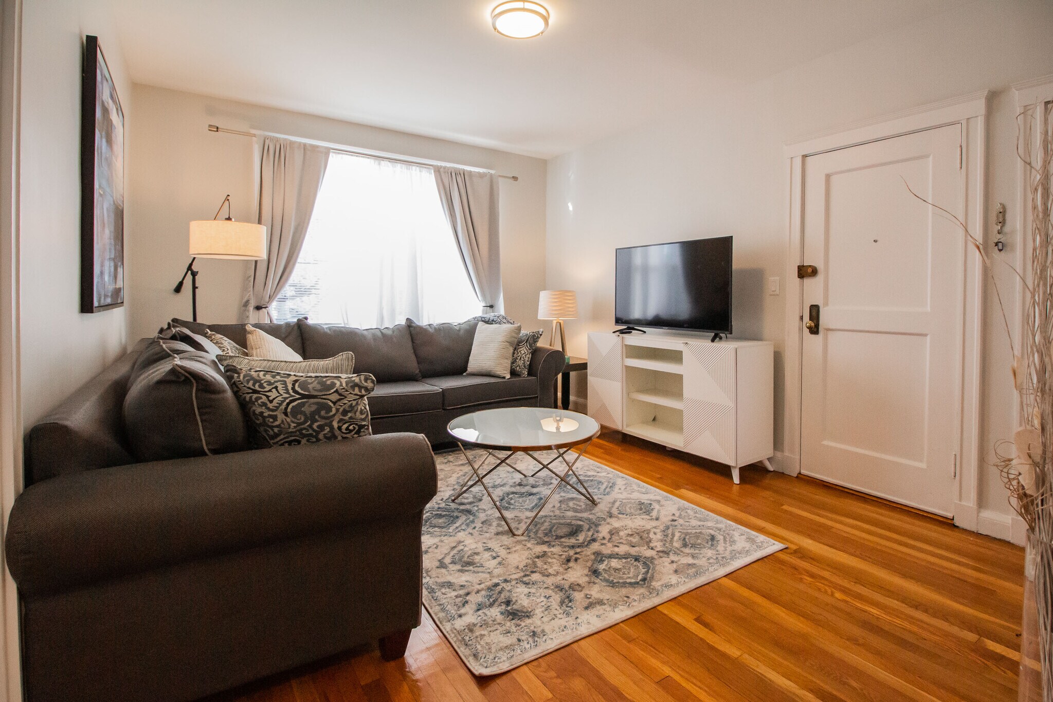 Building Photo - 191 Kent St