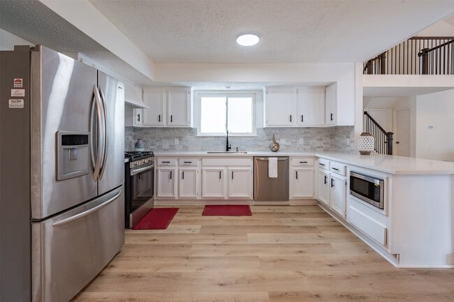 Building Photo - 12719 Ashford Knoll Dr