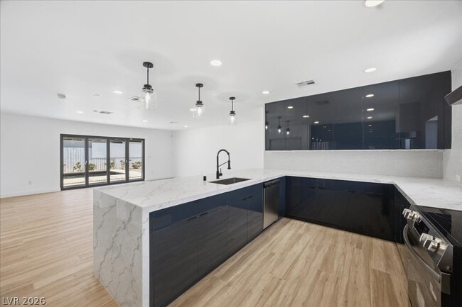 Building Photo - 701 Canosa Ave
