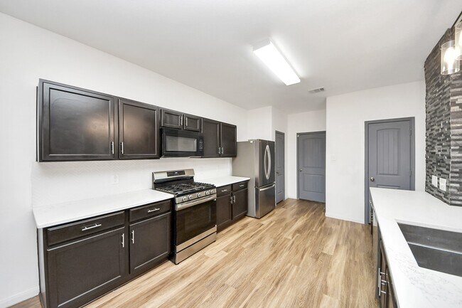 Building Photo - 18611 Cooper Ravine Wy