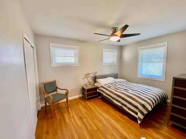 Building Photo - 5307 Pooks Hill Rd