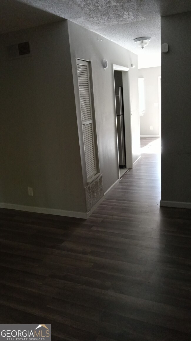 Building Photo - 590 Northridge Crossing Dr