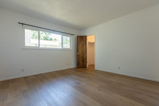 Building Photo - 1855 Alpha St