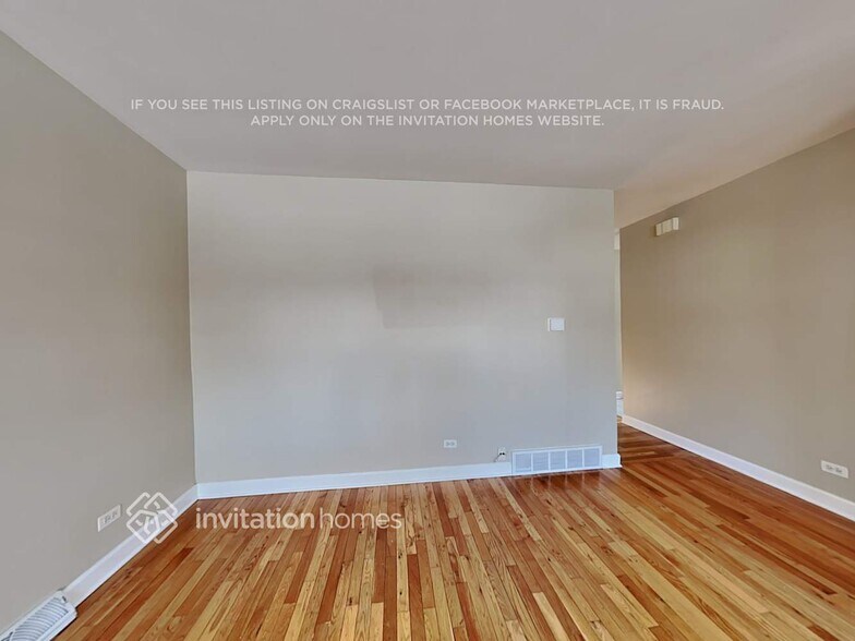 Building Photo - 4535 Cracow Ave