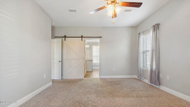 Building Photo - 310 Confidence Wy