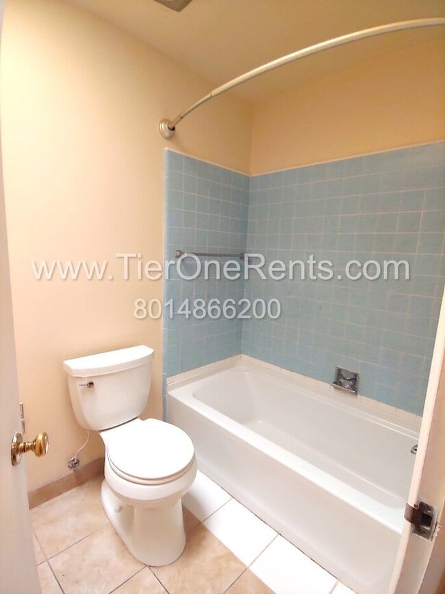 Building Photo - This property offers a NO DEPOSIT option available for qualified renters!