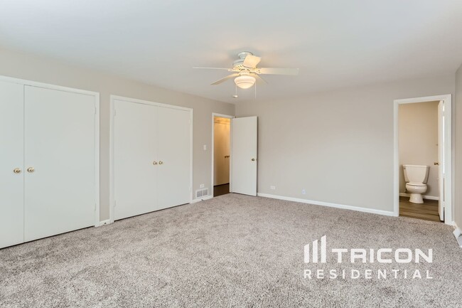 Building Photo - 7221 Red Oak Dr