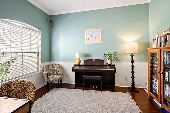 Building Photo - 143 37th Dr SW